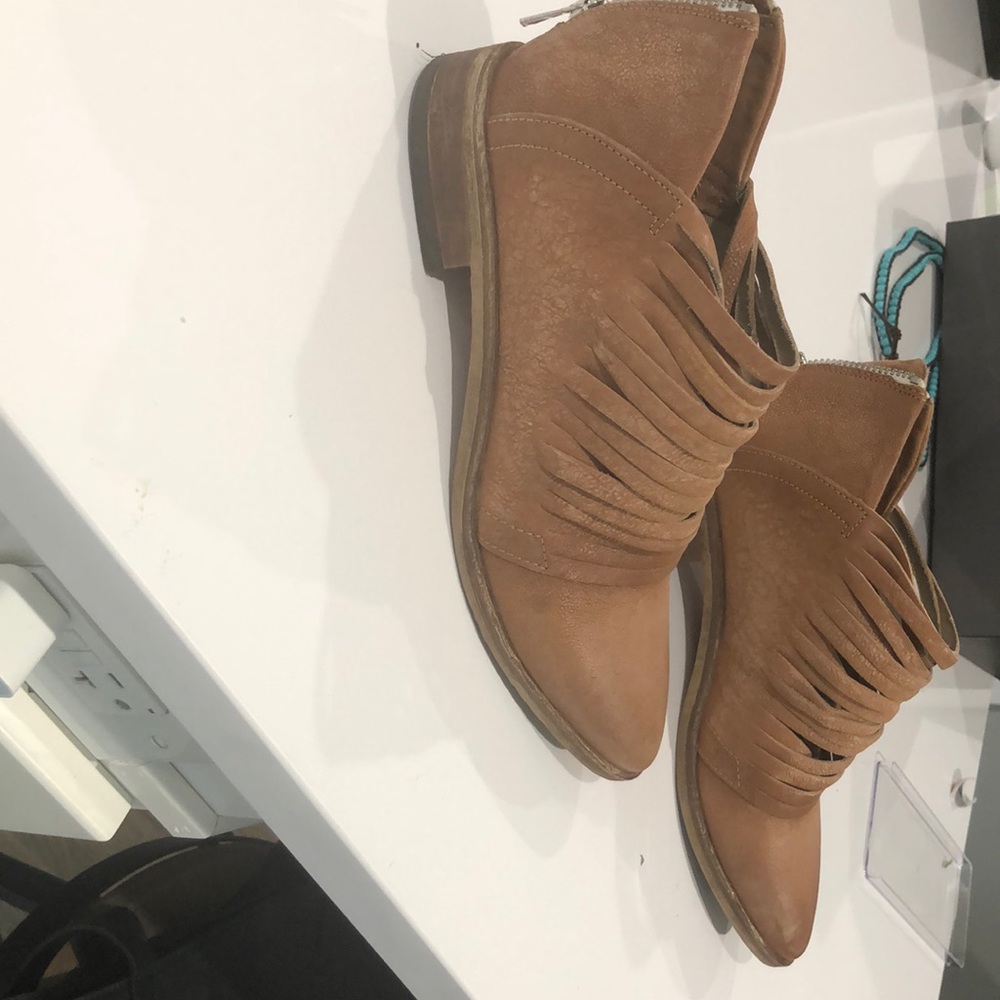 Cool ankle shoes. Leather